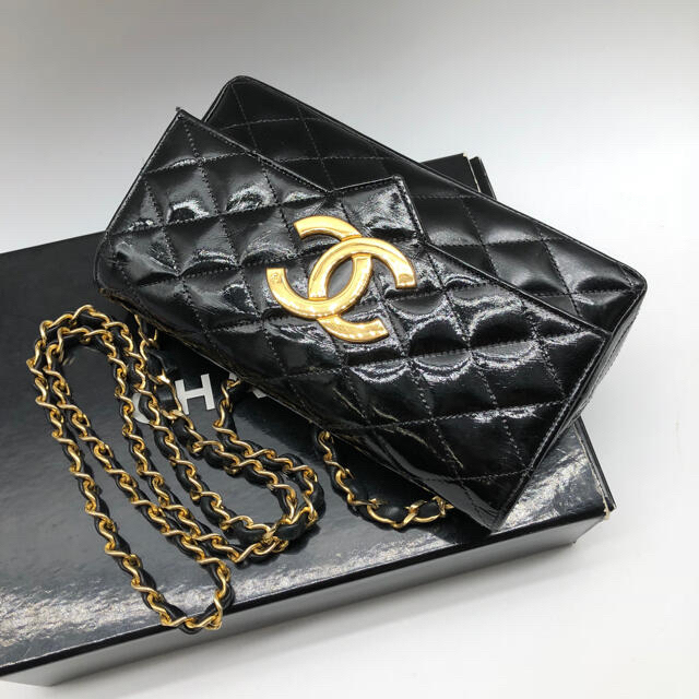 CHANEL(シャネル)の︎CHANEL シャネル デカココ マトラッセ チェーン ショルダーバッグ 黒 レディースのバッグ(ショルダーバッグ)の商品写真