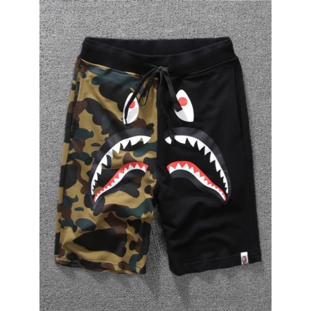 A BATHING APE(アベイシングエイプ)のA BATHING APE ハーフパンツ　ショートパンツ　黒　ブラック　M メンズのパンツ(ショートパンツ)の商品写真