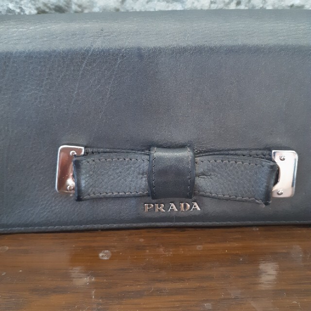 PRADA(プラダ)の夏目様　プラダ　PRADA　財布　長財布　りぼん　リボン レディースのファッション小物(財布)の商品写真