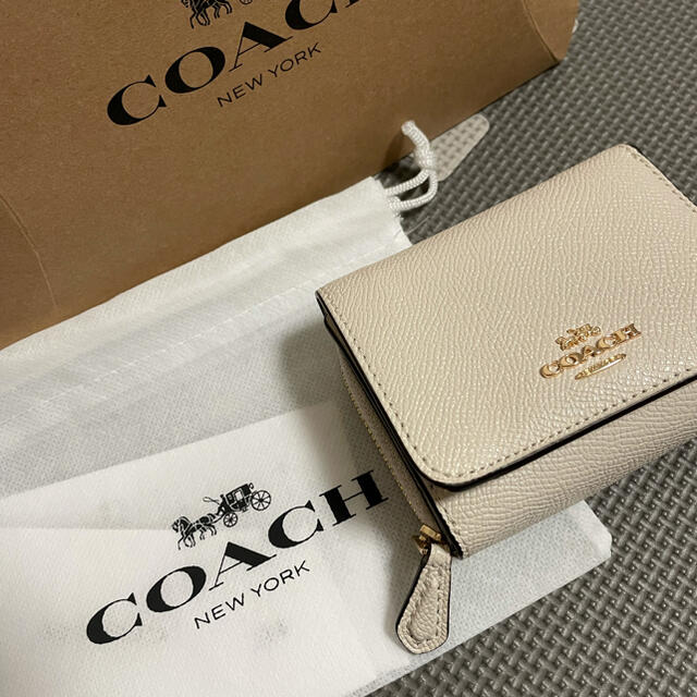 coach 三つ折り財布