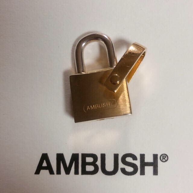 AMBUSH(アンブッシュ)のambush  パドロック ブレスレット 付属品完備 メンズのアクセサリー(ブレスレット)の商品写真