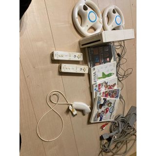 ウィー(Wii)のwii セット(携帯用ゲーム機本体)