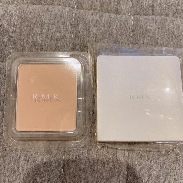 RMK(アールエムケー)のRMK UVパウダーファンデーション　パフ付き コスメ/美容のベースメイク/化粧品(ファンデーション)の商品写真