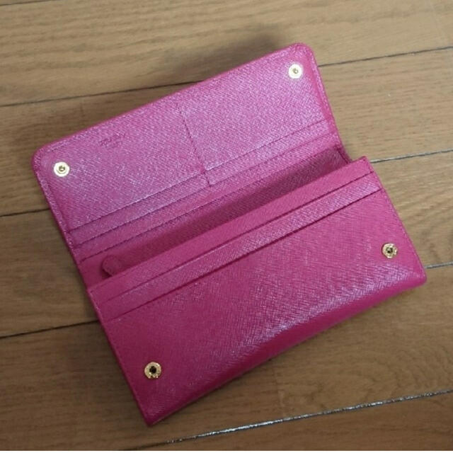 PRADA(プラダ)のPRADA 長財布　ピンク　リボン レディースのファッション小物(財布)の商品写真
