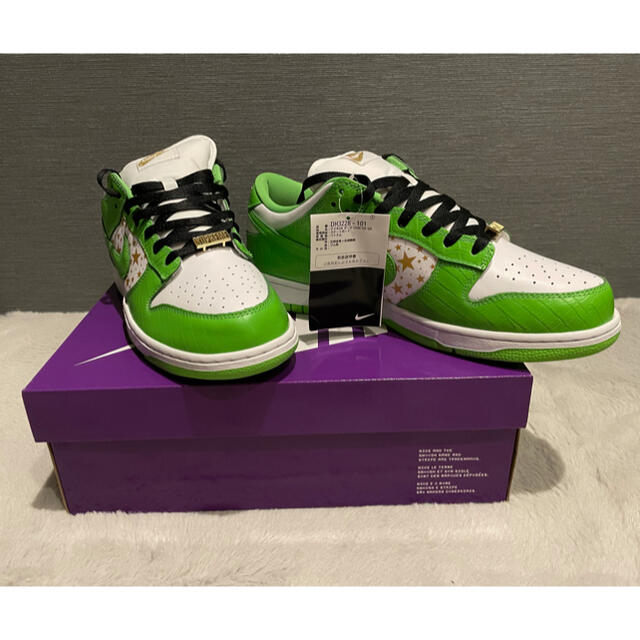 Supreme(シュプリーム)のSUPREME × NIKE SB DUNK LOW GREEN 28.5cm メンズの靴/シューズ(スニーカー)の商品写真