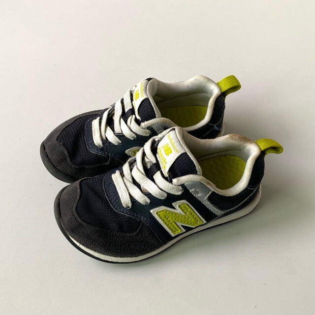 New Balance(ニューバランス)のニューバランス キッズスニーカー 16cm ネイビー×グリーン キッズ/ベビー/マタニティのキッズ靴/シューズ(15cm~)(スニーカー)の商品写真