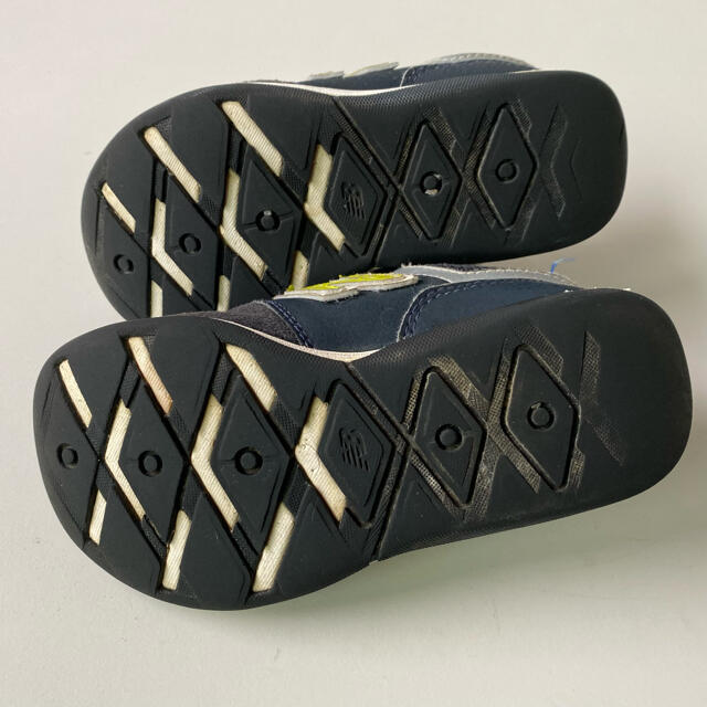 New Balance(ニューバランス)のニューバランス キッズスニーカー 16cm ネイビー×グリーン キッズ/ベビー/マタニティのキッズ靴/シューズ(15cm~)(スニーカー)の商品写真