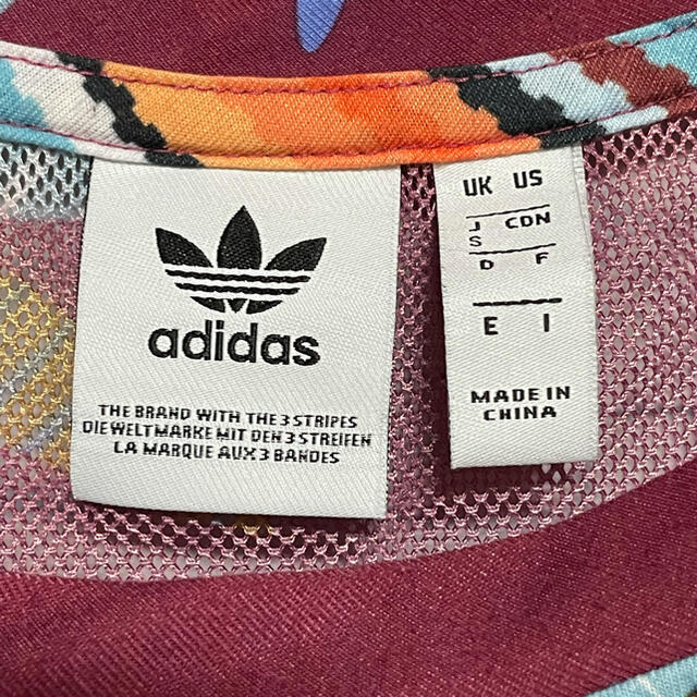 adidas(アディダス)のadidas  アディダス　オリジナルス　パイナップル柄　Tシャツ レディースのトップス(Tシャツ(半袖/袖なし))の商品写真