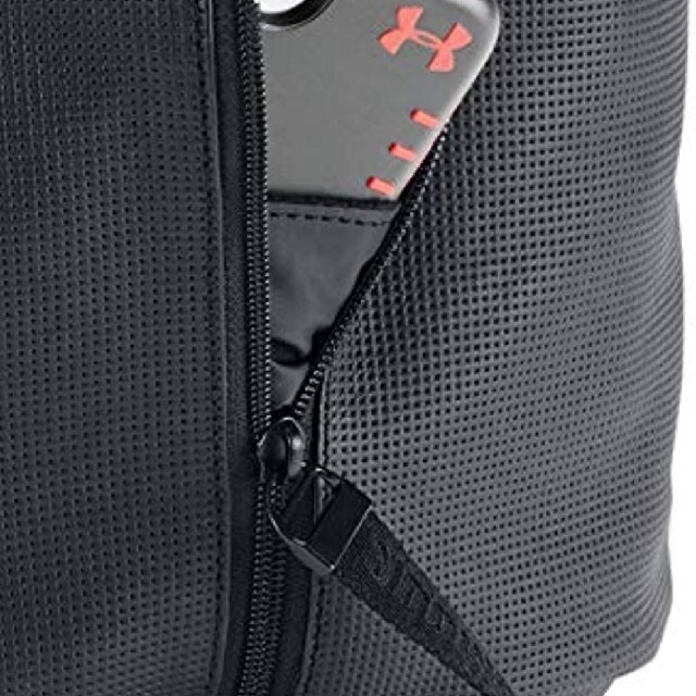 UNDER ARMOUR(アンダーアーマー)のUNDER  ARMOUR値下げ   ウーマンズ　エレベーティド(バックパック) レディースのバッグ(リュック/バックパック)の商品写真