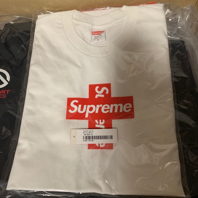 Supreme(シュプリーム)のSupreme Cross Box Logo Tee White  メンズのトップス(Tシャツ/カットソー(半袖/袖なし))の商品写真