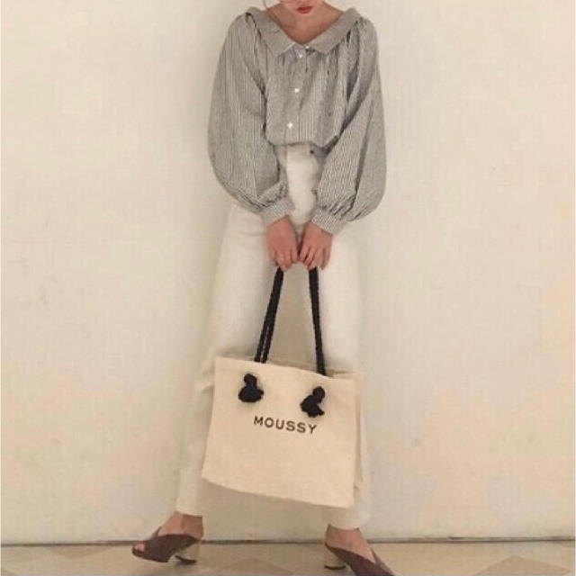 moussy(マウジー)のホワイト♡MOUSSYキャンバストートバッグ♡ショッパー型トートバック♡新品 レディースのバッグ(トートバッグ)の商品写真