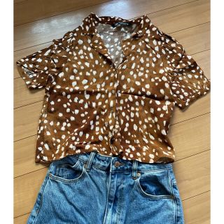 ザラ(ZARA)のZARA 柄シャツ　カウ柄　ブラウン(シャツ/ブラウス(半袖/袖なし))