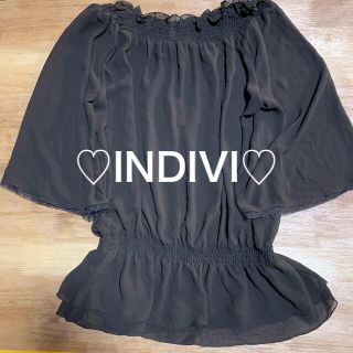 インディヴィ(INDIVI)の送料込★INDIVI★ダークブラウントップス(シャツ/ブラウス(半袖/袖なし))