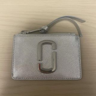 マークバイマークジェイコブス(MARC BY MARC JACOBS)のマークバイマークジェイコブス　パスケース　シルバー(財布)