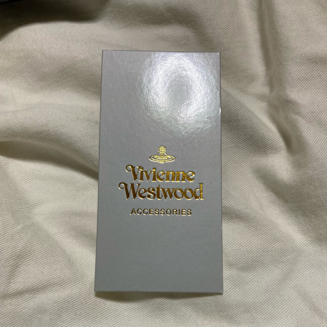 Vivienne Westwood(ヴィヴィアンウエストウッド)のあやみん様専用ヴィヴィアン ウエストウッド 長財布フラップ開閉　エナメル 黒 レディースのファッション小物(財布)の商品写真