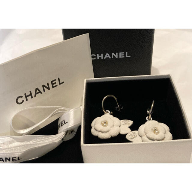 Chanel カメリア ピアス パール シャネル ドロップパール-