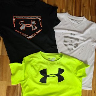 アンダーアーマー(UNDER ARMOUR)のUNDER ARMOUR３点set！(Tシャツ/カットソー)