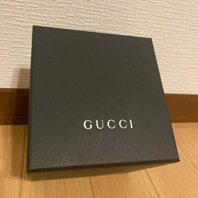 Gucci(グッチ)のGUCCI 時計シンク 46mm ラバーベルト ブラック メンズの時計(ラバーベルト)の商品写真