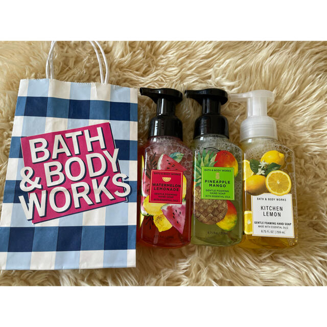 Bath & Body Works(バスアンドボディーワークス)のmama様専用 Bath&BodyWorks泡タイプ コスメ/美容のボディケア(ボディソープ/石鹸)の商品写真