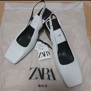 ザラ(ZARA)のZARA 新品未使用  スクエアトゥパンプス  白  36 ザラ サンダル(ハイヒール/パンプス)