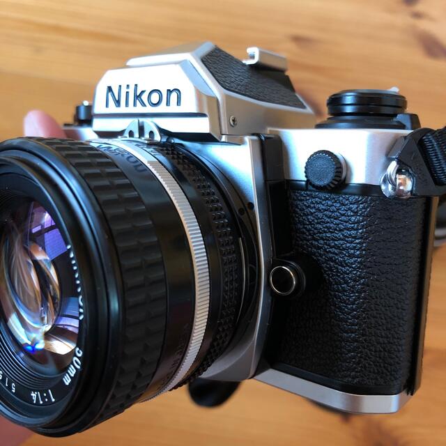 Nikon(ニコン)のニコン　FM2 フィルムカメラ　50m f1.4 単焦点レンズ　ズームレンズ付き スマホ/家電/カメラのカメラ(フィルムカメラ)の商品写真