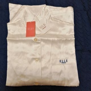 エル(ELLE)のELLE シルク100％　長袖パジャマMサイズ　上下セット白系(パジャマ)