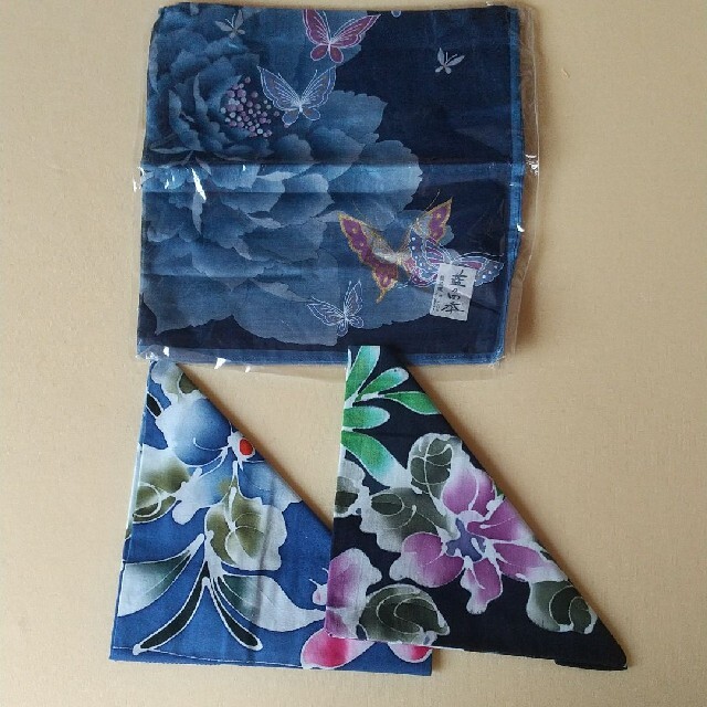 バティック ハンカチ  藍染風ハンカチ セット レディースのファッション小物(ハンカチ)の商品写真
