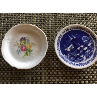 ロイヤルコペンハーゲン(ROYAL COPENHAGEN)の小さな絵皿　ロイヤルコペンハーゲン　ローゼンタール(陶芸)