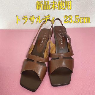 トラサルディ(Trussardi)の☆ トラサルディのサンダル  茶色　23.5cm TRUSSARDI(サンダル)