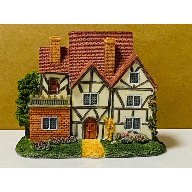美品 】ヨーロッパ・ドイツ建築様式風 ミニチュアハウス型 美品 】ヨーロッパ・ドイツ建築様式風 ミニチュアハウス型