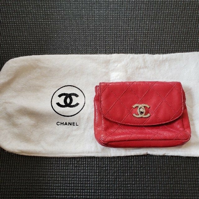 CHANEL　ウエストポーチ(おまけ付)　赤