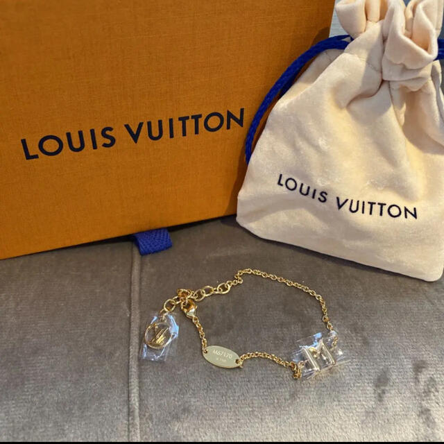2021年春の
LOUIS VUITTON - ブレスレット・LV&ME M ブレスレット/バングル 2021年春の
LOUIS VUITTON - ブレスレット・LV&ME M ブレスレット/バングル
