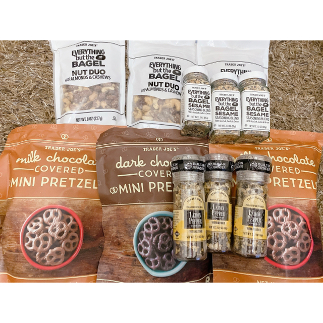 DEAN & DELUCA(ディーンアンドデルーカ)の新品未開封！トレーダージョーズ☆ベーグルセサミシーズニング3本SET 食品/飲料/酒の食品(調味料)の商品写真