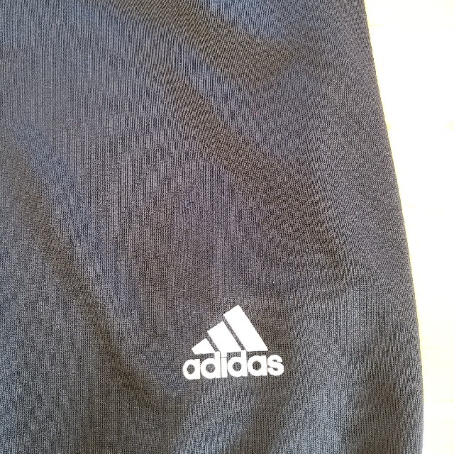 adidas(アディダス)の美品　送料込　アディダス　クロップドパンツ　レディース　M レディースのパンツ(クロップドパンツ)の商品写真