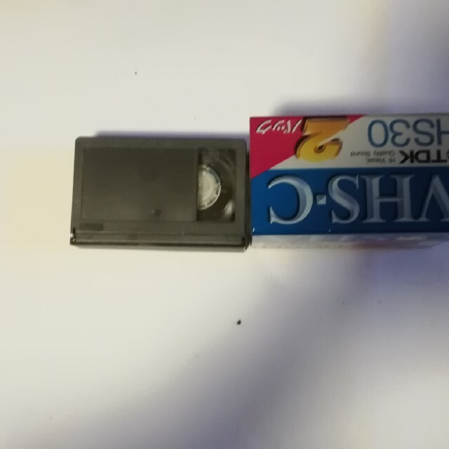 VHS C テープ　二本 スマホ/家電/カメラのテレビ/映像機器(その他)の商品写真