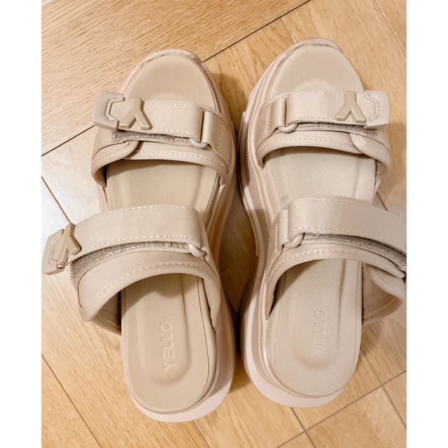 yellaw(イエロー)のYELLO  NAKED SINGLE SNEAKER SANDALS レディースの靴/シューズ(サンダル)の商品写真