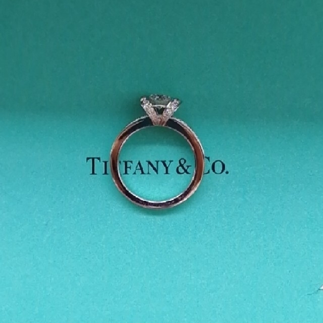 Tiffany & Co. - ティファニー リボンリング 0.52ct Pt950 9号の Tiffany & Co. - ティファニー リボンリング 0.52ct Pt950 9号の