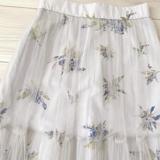 SNIDEL(スナイデル)のsnidel 花柄チュールスカート レディースのスカート(ひざ丈スカート)の商品写真