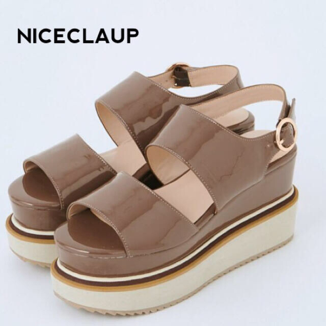 NICE CLAUP(ナイスクラップ)の【タグ付】NICECLAUP ライン入りヒールサンダル　ナイスクラップ レディースの靴/シューズ(サンダル)の商品写真