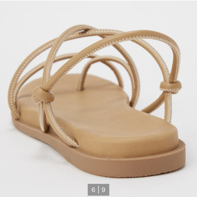 UNIQLO(ユニクロ)のコンフィールタッチストラップフラットサンダル レディースの靴/シューズ(サンダル)の商品写真