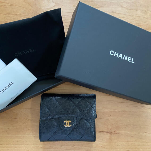 売れ筋がひ！ CHANEL - ウォレット キャビアスキン フラップ シャネル