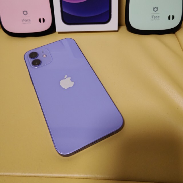 iPhone(アイフォーン)のiPhone12パープル スマホ/家電/カメラのスマートフォン/携帯電話(スマートフォン本体)の商品写真