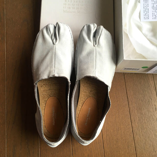 Maison Martin Margiela(マルタンマルジェラ)のMAISON MARGIELA エスパドリーユ スリッポン 白 ほぼ未使用 レディースの靴/シューズ(スリッポン/モカシン)の商品写真