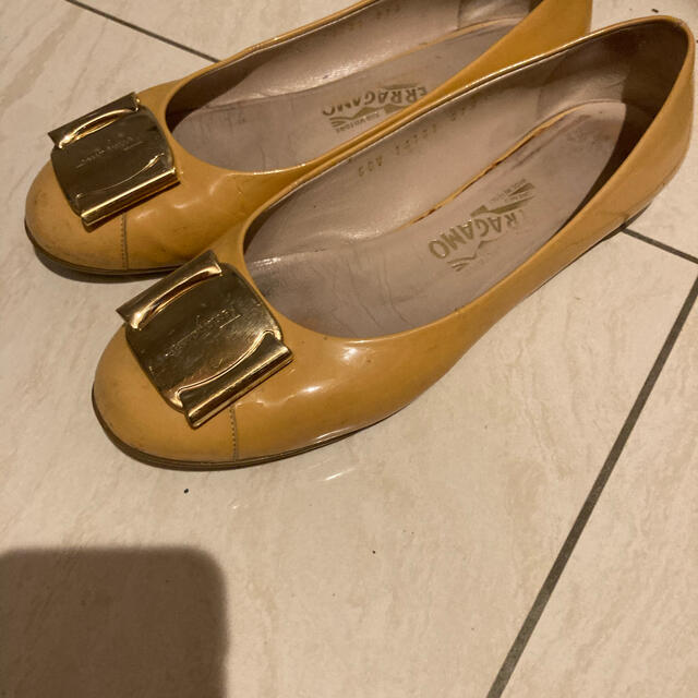 Salvatore Ferragamo(サルヴァトーレフェラガモ)のフェラガモ　靴 レディースの靴/シューズ(バレエシューズ)の商品写真