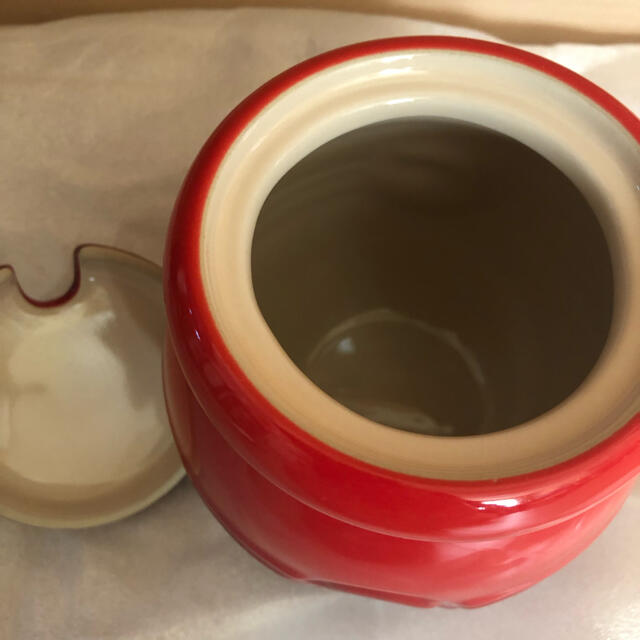 LE CREUSET(ルクルーゼ)のゆんぽこ様　赤ポット　ルクルーゼ インテリア/住まい/日用品のキッチン/食器(食器)の商品写真