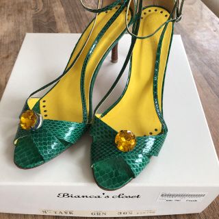 ビアンカズクローゼット(bianca`s closet)の☆ビアンカクローゼット　パイソン柄サンダル23.5センチ(サンダル)