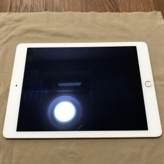 アイパッド(iPad)の【傷あり使い古し】iPad Air2 Wi-Fi 16GB Gold(タブレット)