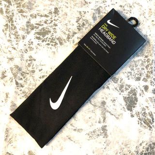 ナイキ(NIKE)の【送料無料】NIKE ナイキ ヘアバンド ブラック ユニセックス ドライフィット(ヘアバンド)