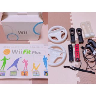 ウィー(Wii)のWii本体と周辺機器(ソフト16本付き）(家庭用ゲーム機本体)