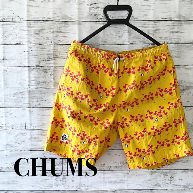CHUMS(チャムス)のCHUMS フラミンゴ柄　パンツ メンズのパンツ(ショートパンツ)の商品写真